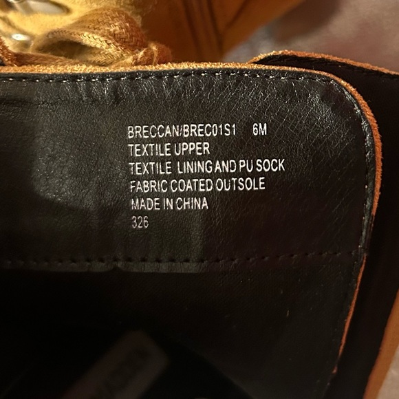 Steve Madden squared toe boot. Size 6. Worn once. - Picture 7 of 7